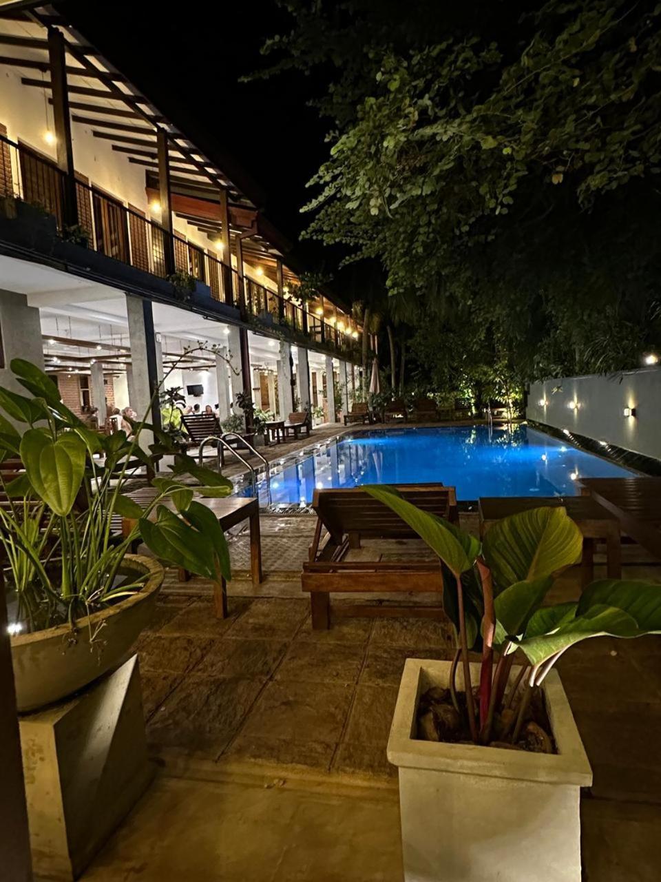 Hotel Heladiv Anuradhápura Exteriér fotografie